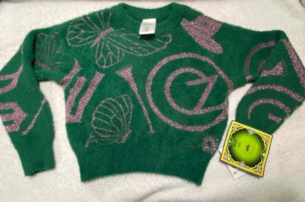 Wicked Universal Studios Girls Green Fuzzy Eyelash Knit Sweater Size S (6/6X)